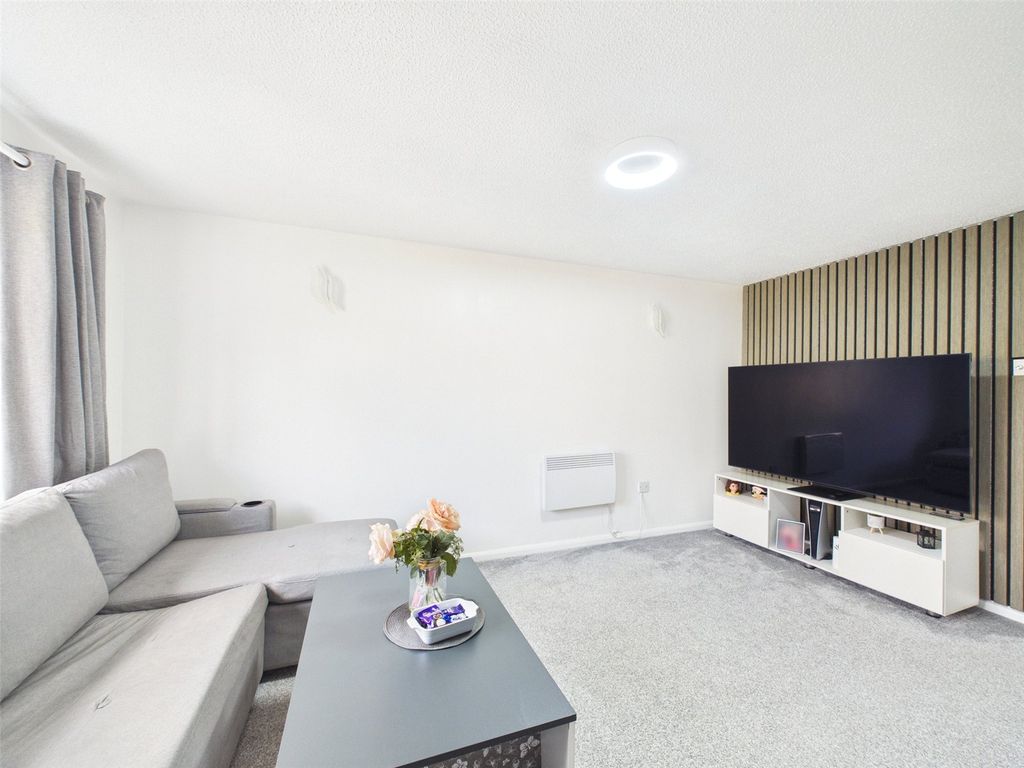 Property photo 3 of 7 Picture No. 05