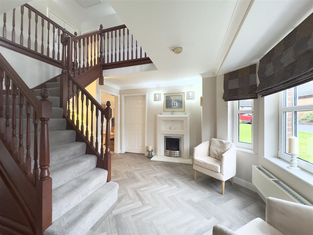 Property photo 2 of 36 Hallway