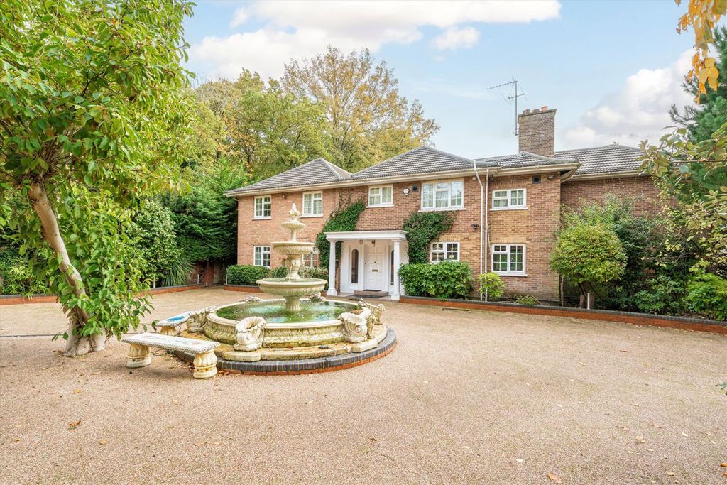 Property photo 2 of 13