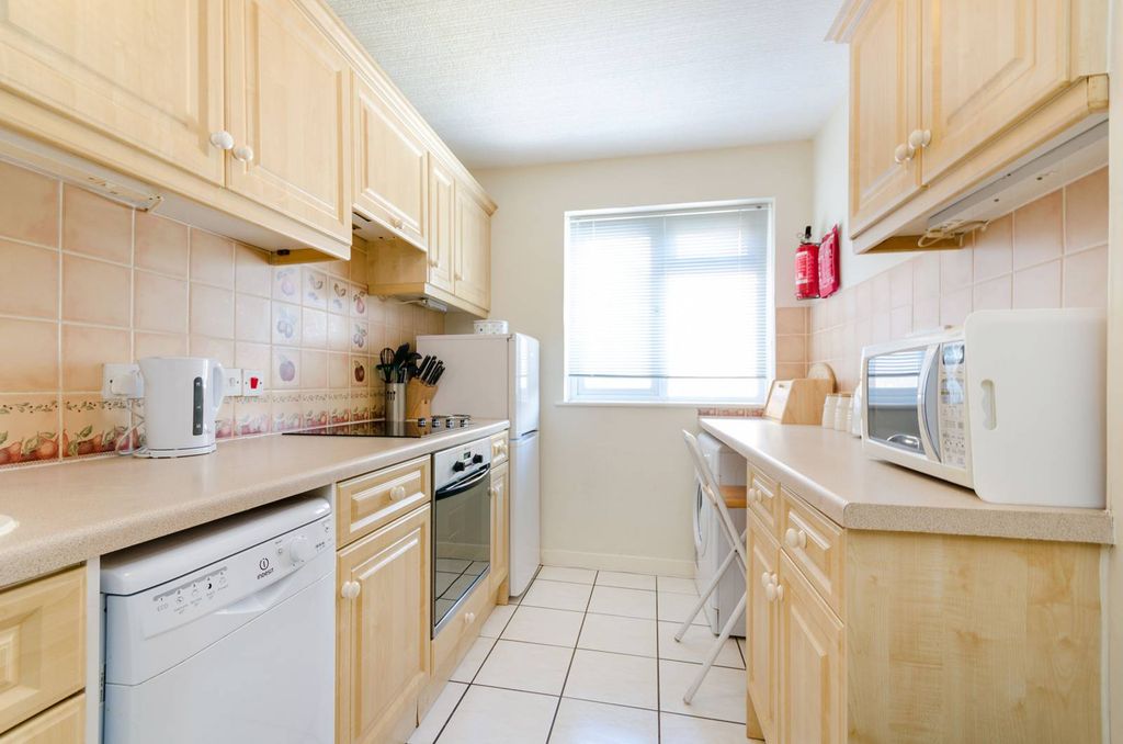 Property photo 3 of 12