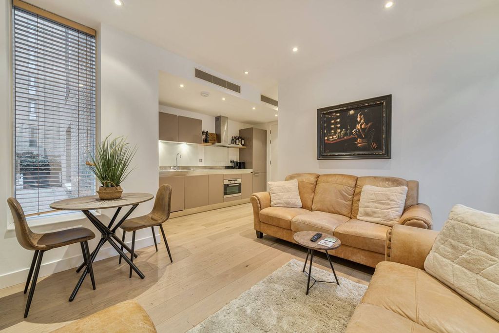 Property photo 3 of 20