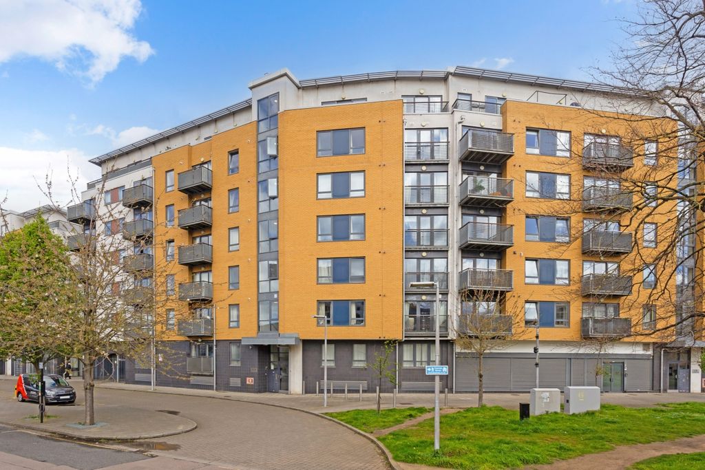 Property photo 1 of 18 68196_Flat 3 11 T...