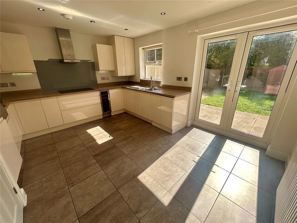 Property photo 3 of 19 Picture No. 20