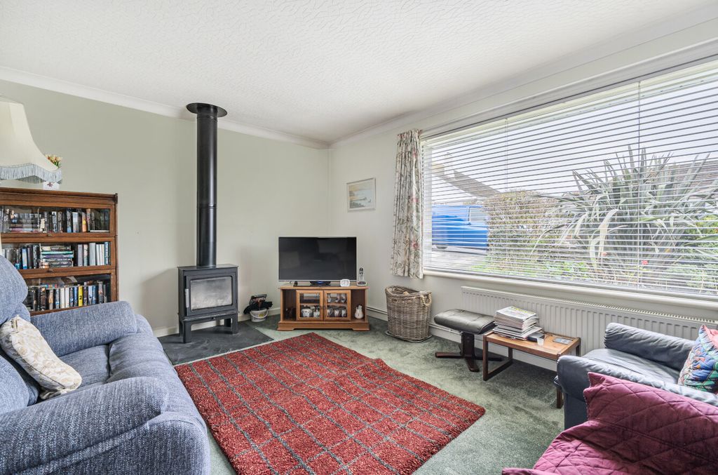 Property photo 2 of 13 2 - 1385517-10-6926F9...