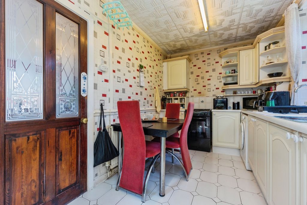 Property photo 3 of 16 Kitchen