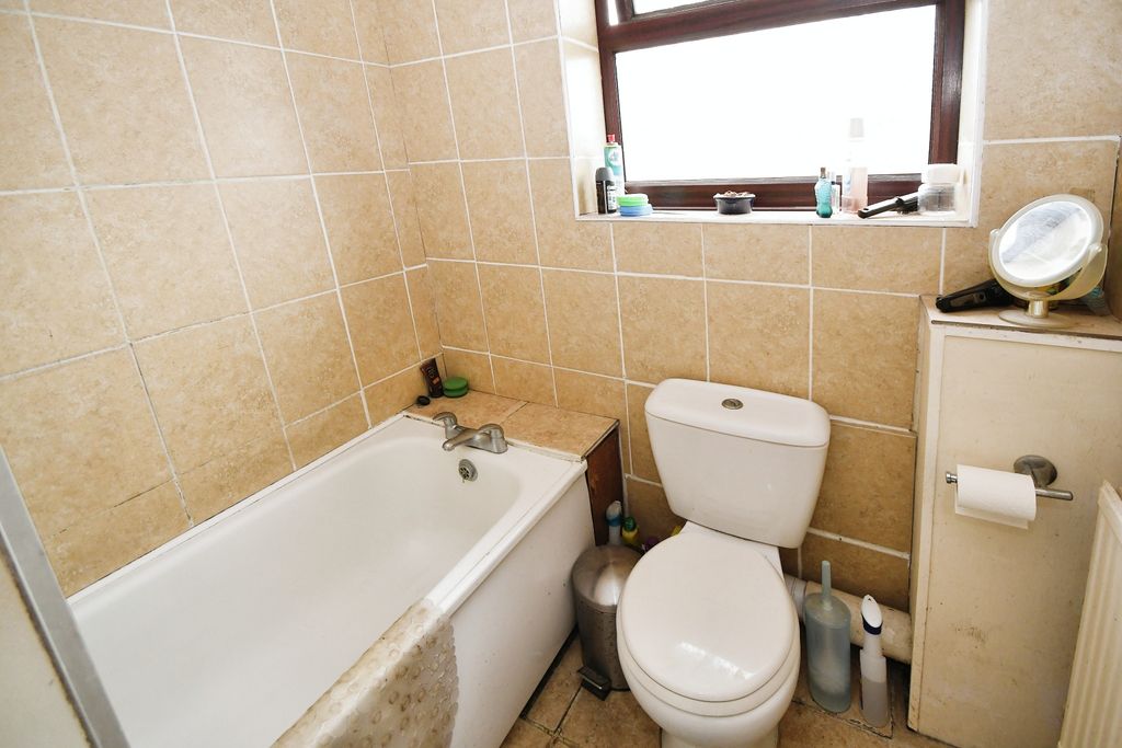 Property photo 3 of 8 Bathroom