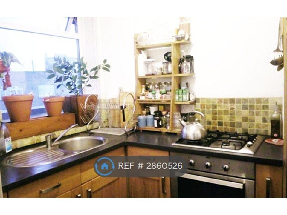 Property photo 2 of 5 Kitchen