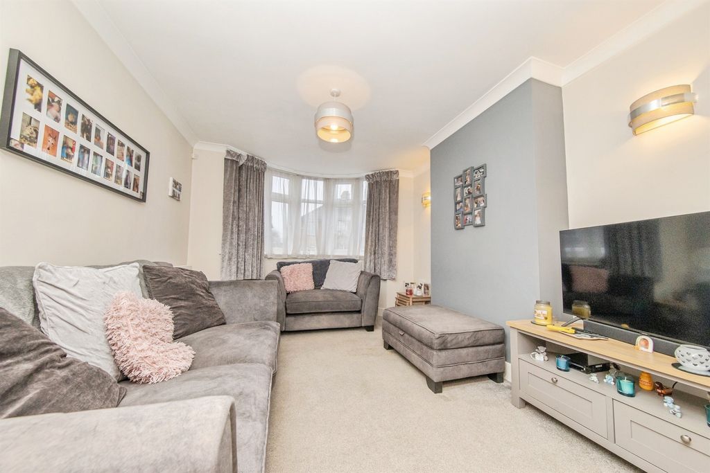 Property photo 3 of 22