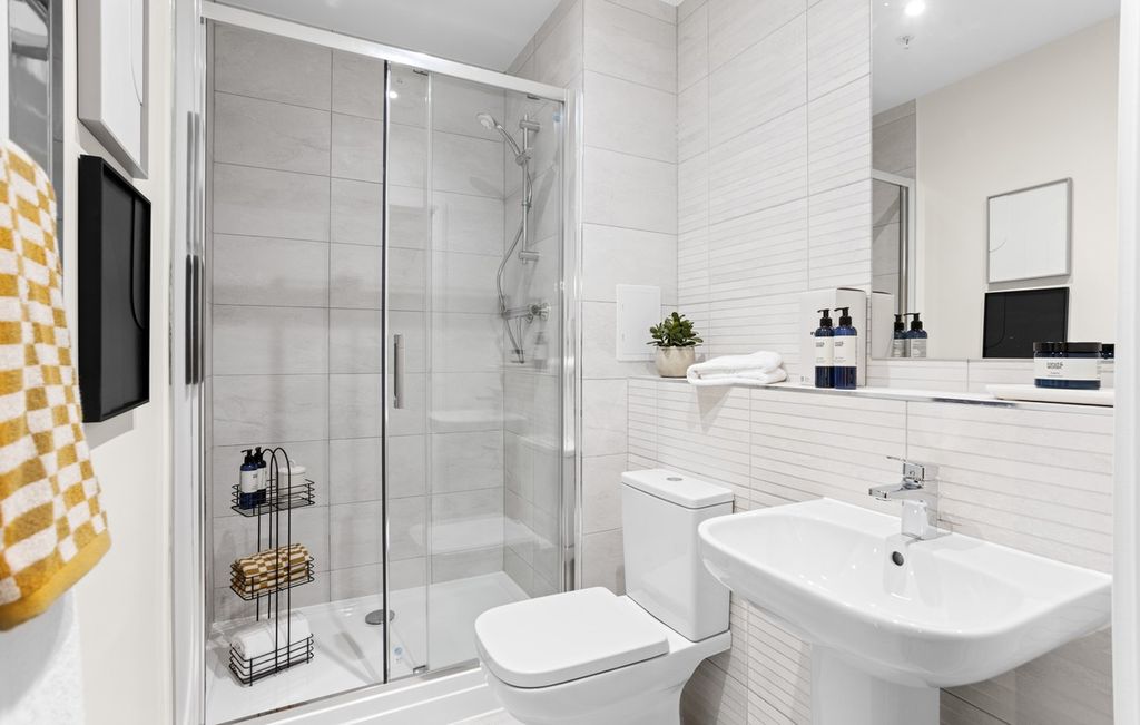 Property photo 3 of 6 Fairview New Homes - Zoopla -
