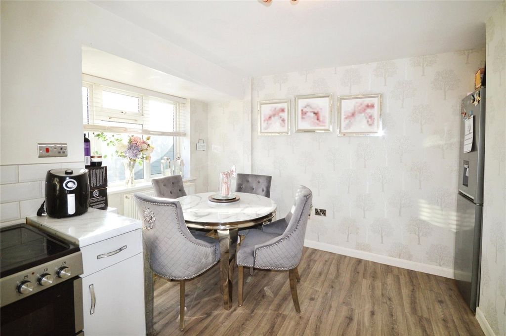 Property photo 3 of 22 Kitchen/Dining Room