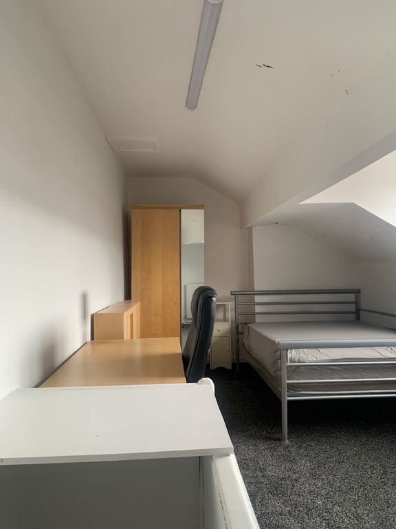 Property photo 2 of 6