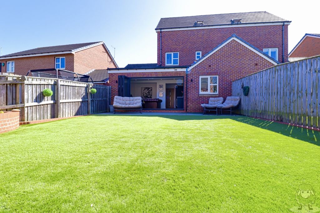 Property photo 3 of 18