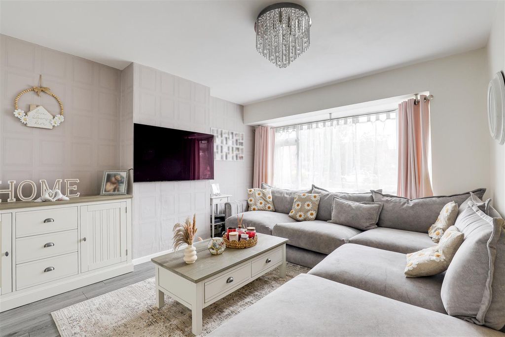 Property photo 3 of 14 9769.Jpg