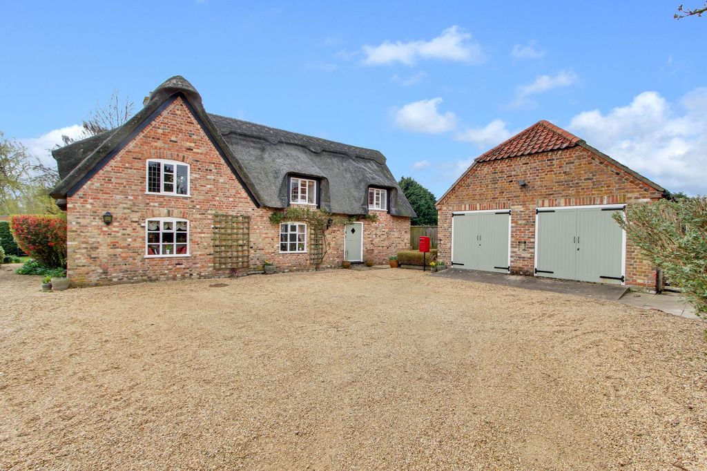 Property photo 2 of 47