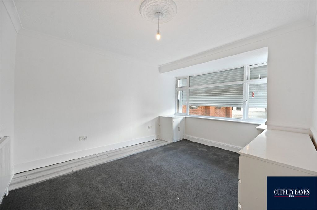 Property photo 3 of 15 Picture No. 05