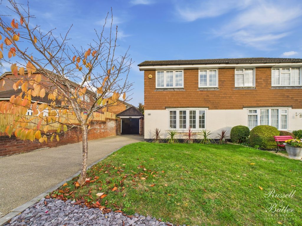 Property photo 1 of 21 Cam01995G0-Pr0379-Still032