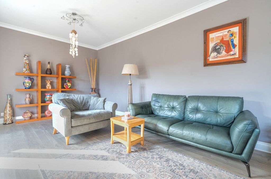 Property photo 3 of 25 3 - 1425704-1-69Af24A...