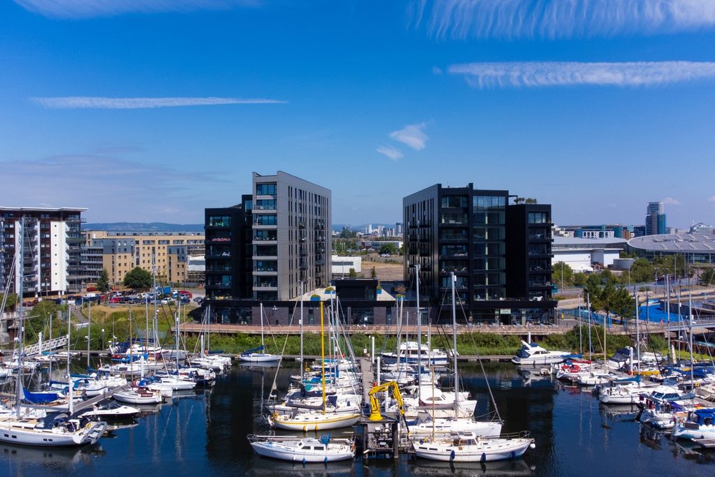 Property photo 1 of 23 Bayscape External 2