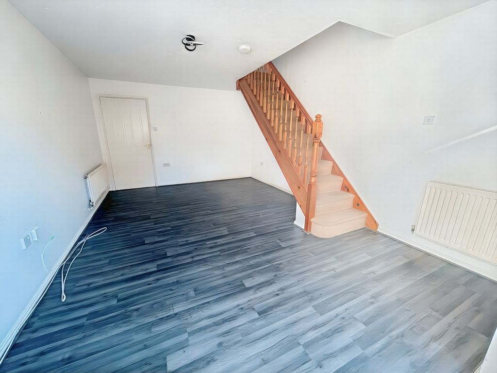 Property photo 3 of 12 Photo 11