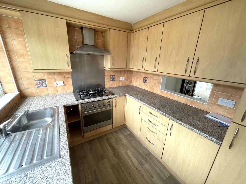 Property photo 3 of 13 Photo 8