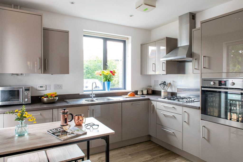 Property photo 2 of 14