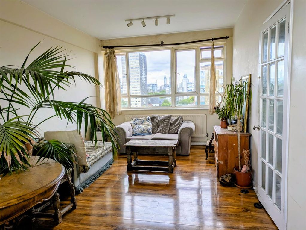 Property photo 1 of 17 1000038617.Jpg