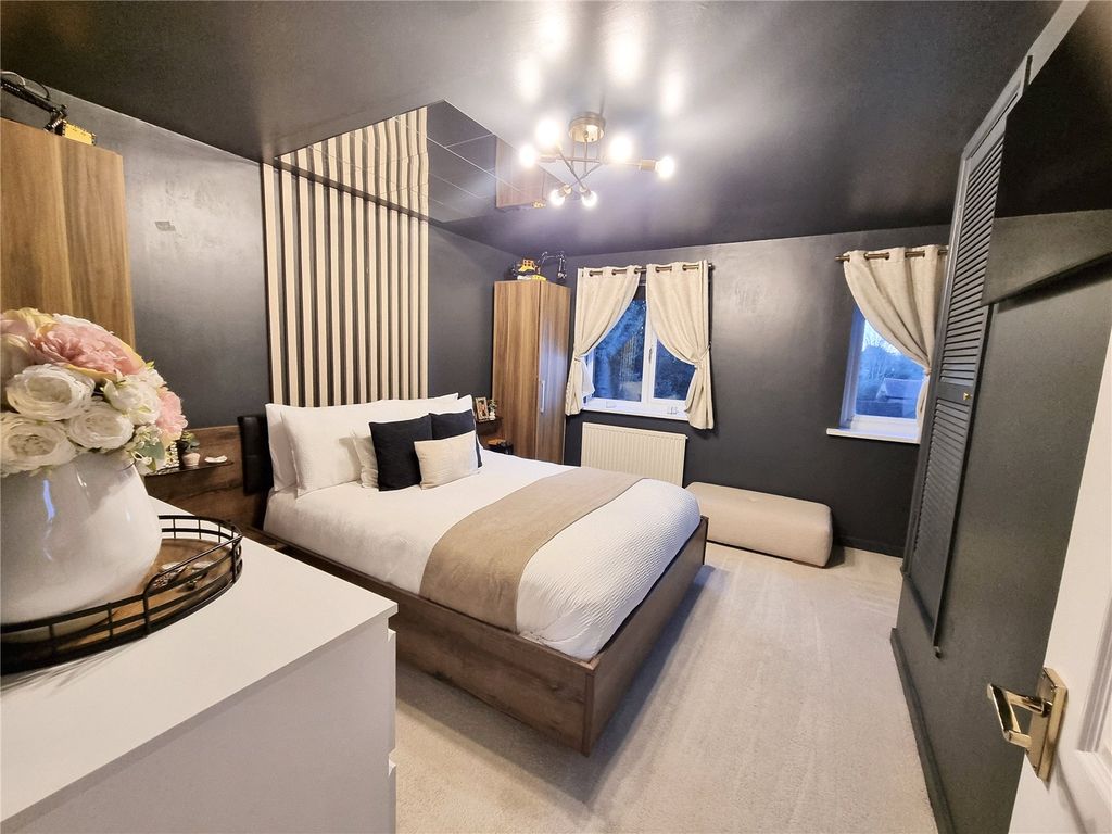 Property photo 2 of 15 Picture No. 31