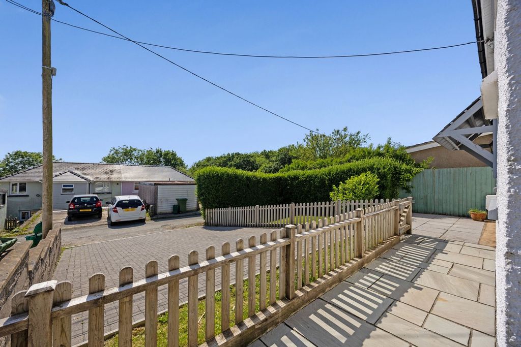 Property photo 2 of 41