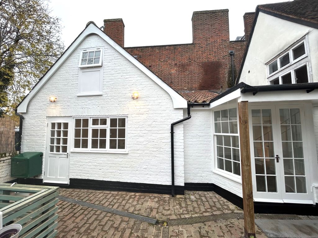 Property photo 1 of 8 Bathroom