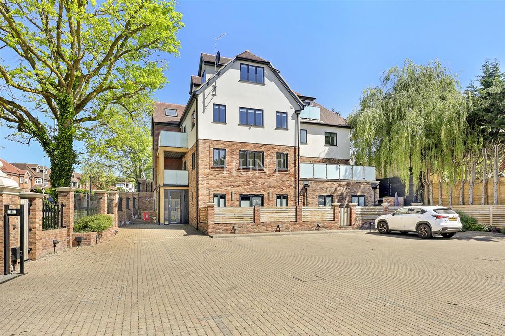 Property photo 1 of 13