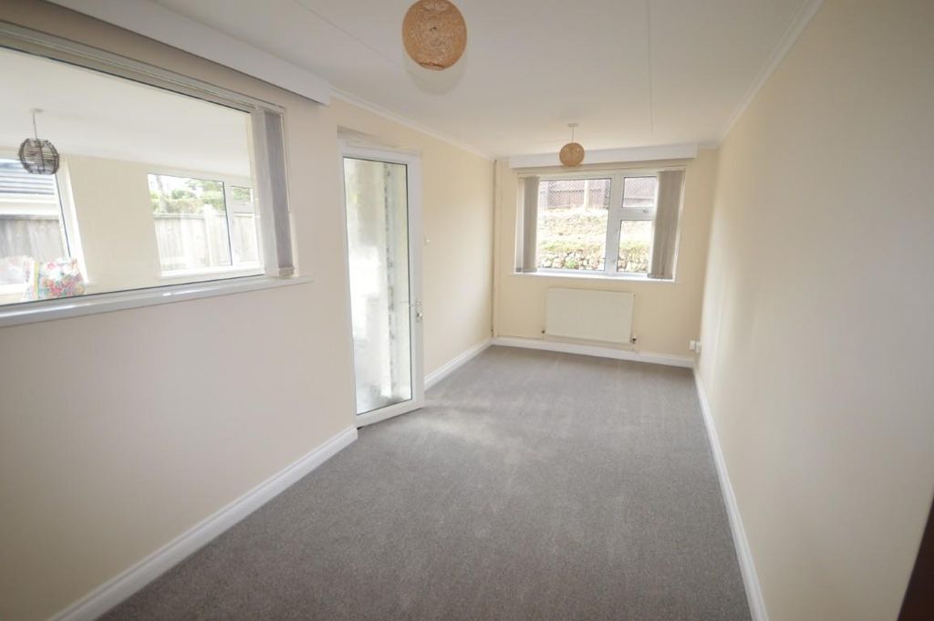 Property photo 3 of 14 Dsc_0012 (Medium).Jpg