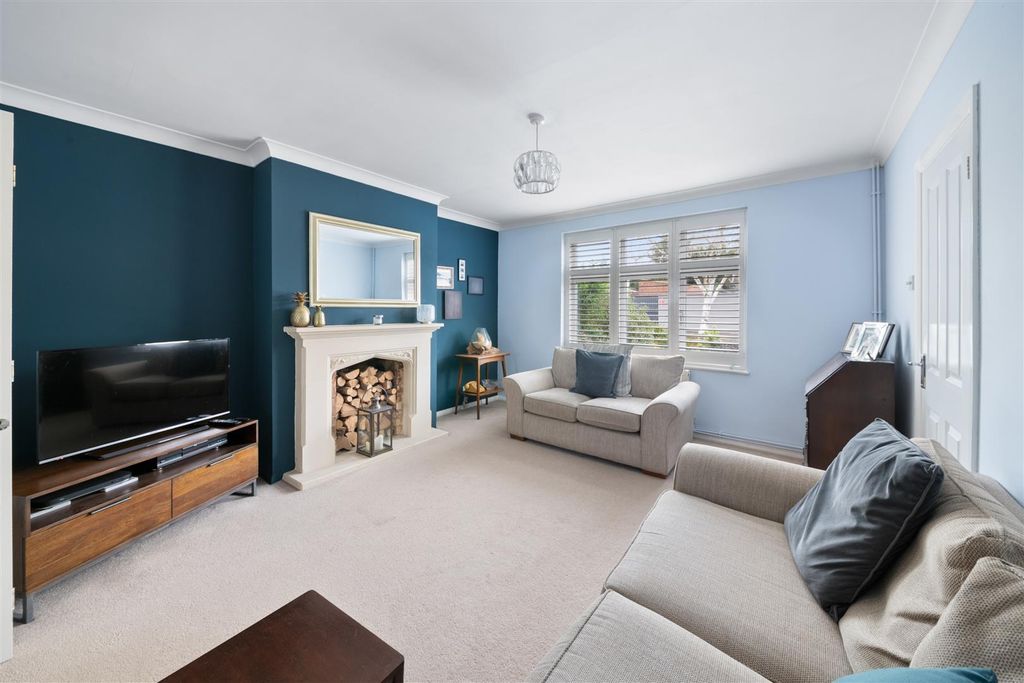 Property photo 3 of 19