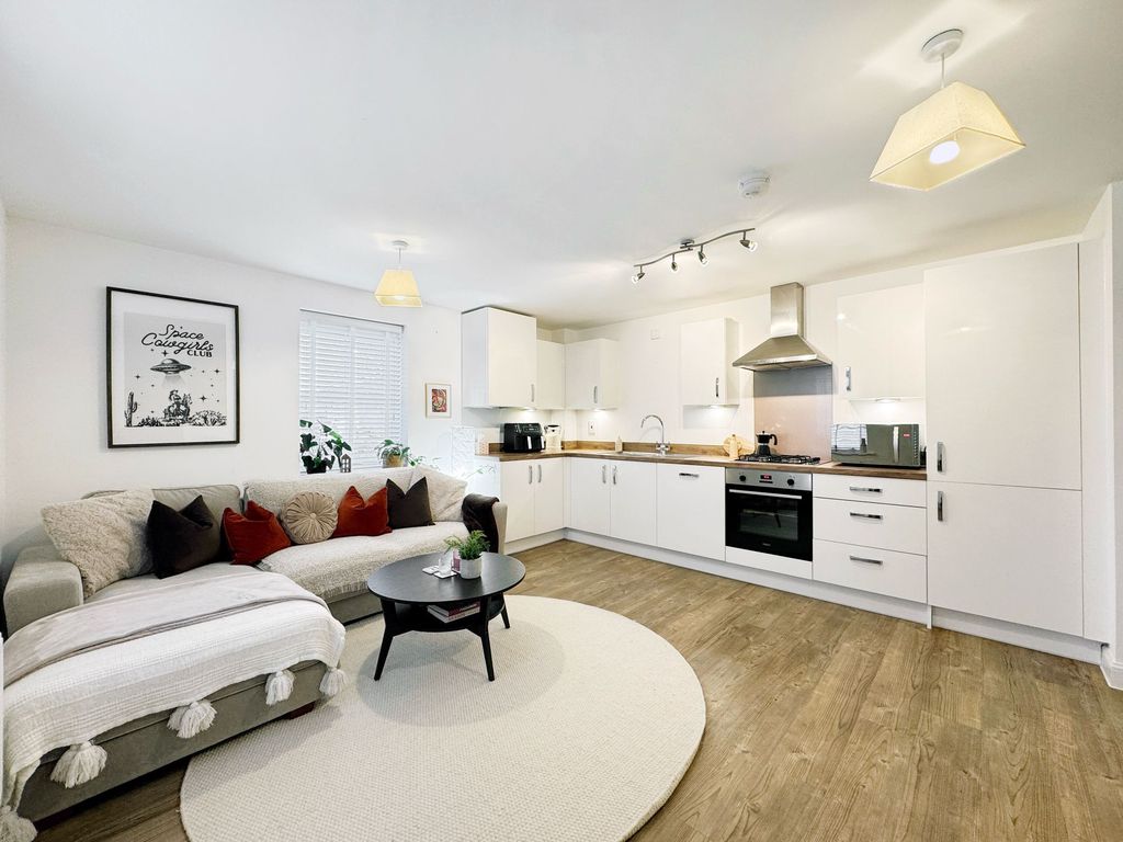 Property photo 2 of 9