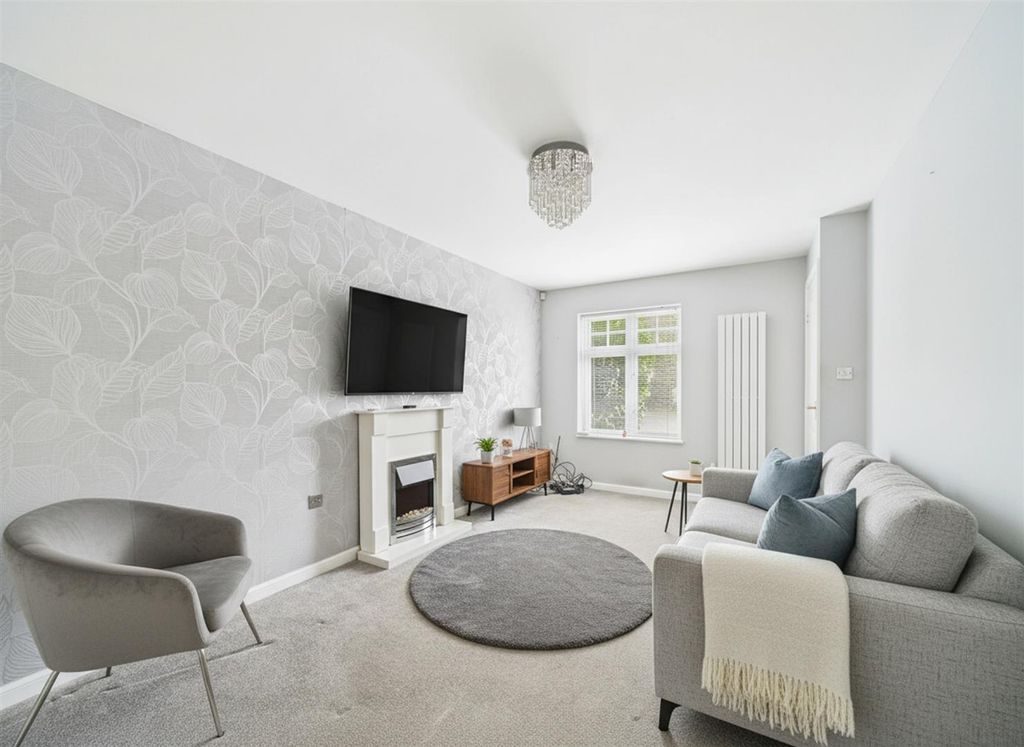 Property photo 2 of 9 Cam03303G0-Pr0326-Still001-001.Jpg