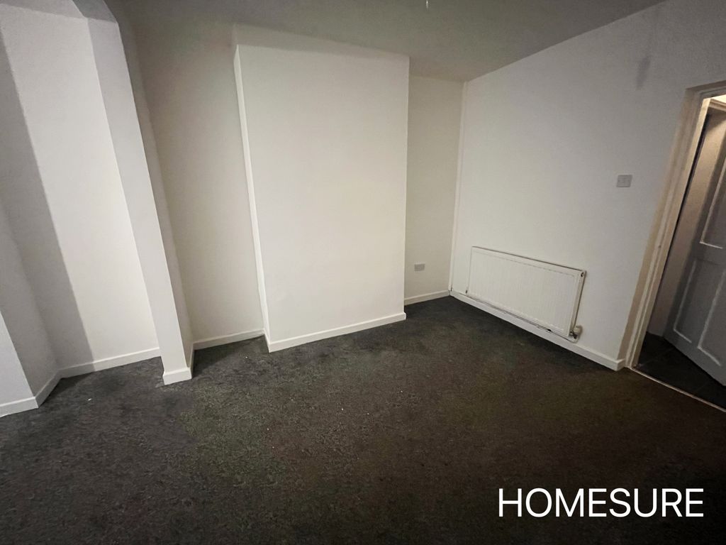 Property photo 3 of 9 Dining Space