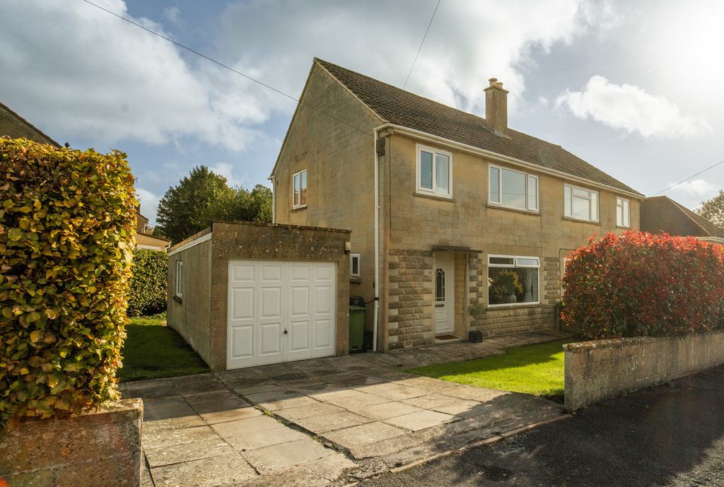 Property photo 1 of 27