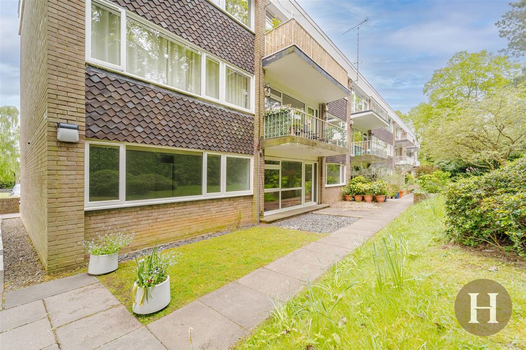 Property photo 2 of 20