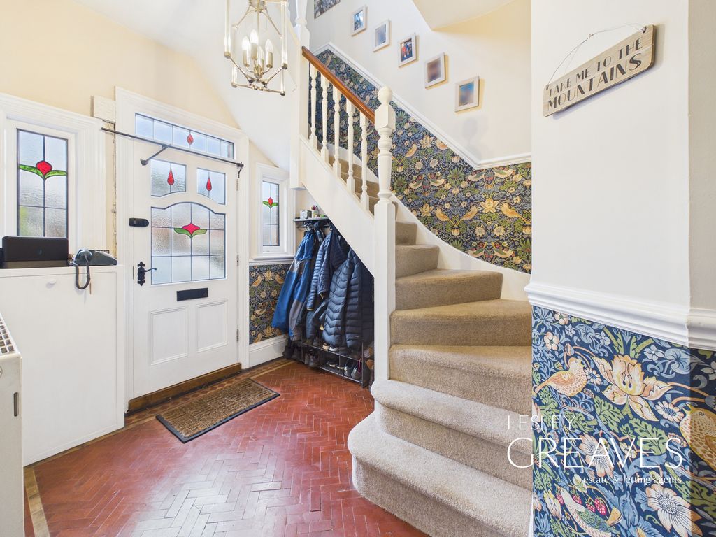 Property photo 2 of 23 Hallway