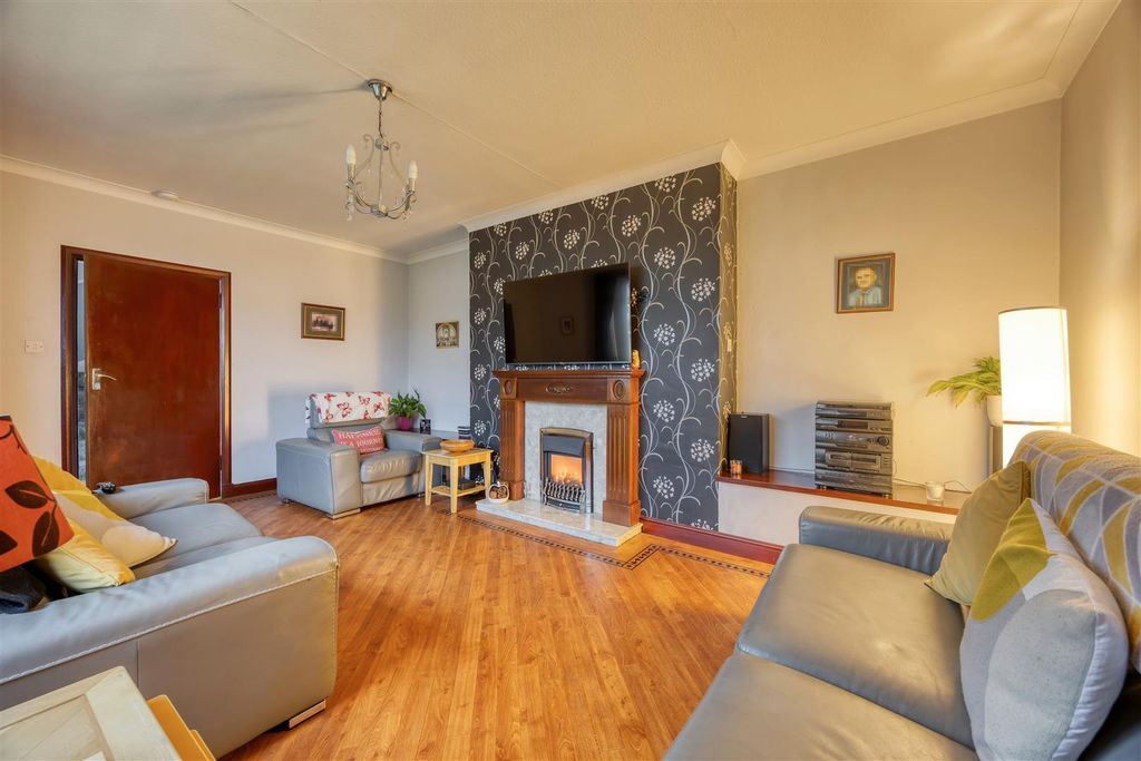 Property photo 2 of 28 24_Muirpark_Drive_Bishopbriggs_013.Jpeg