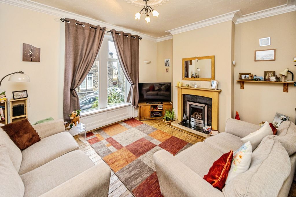 Property photo 3 of 20 Living Room