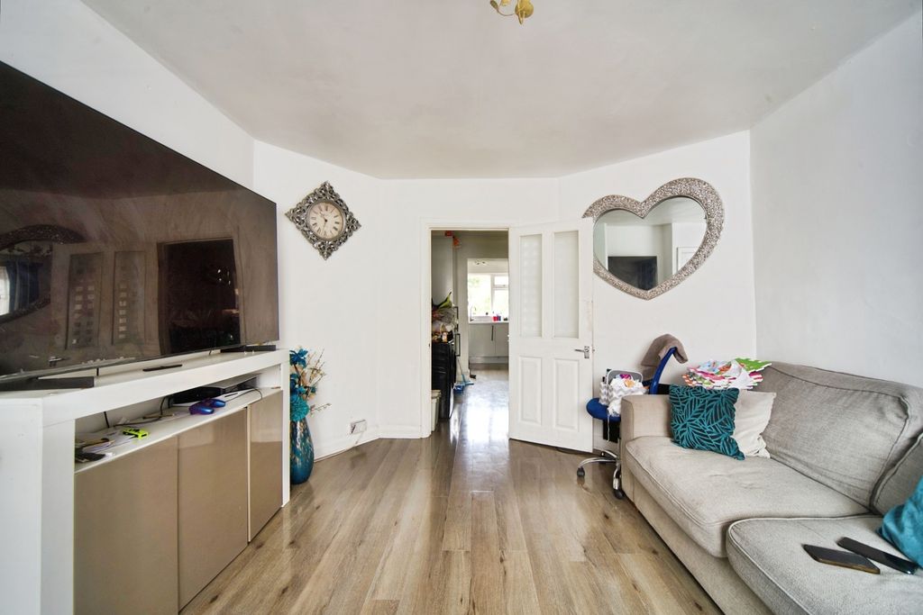 Property photo 2 of 17 Photo