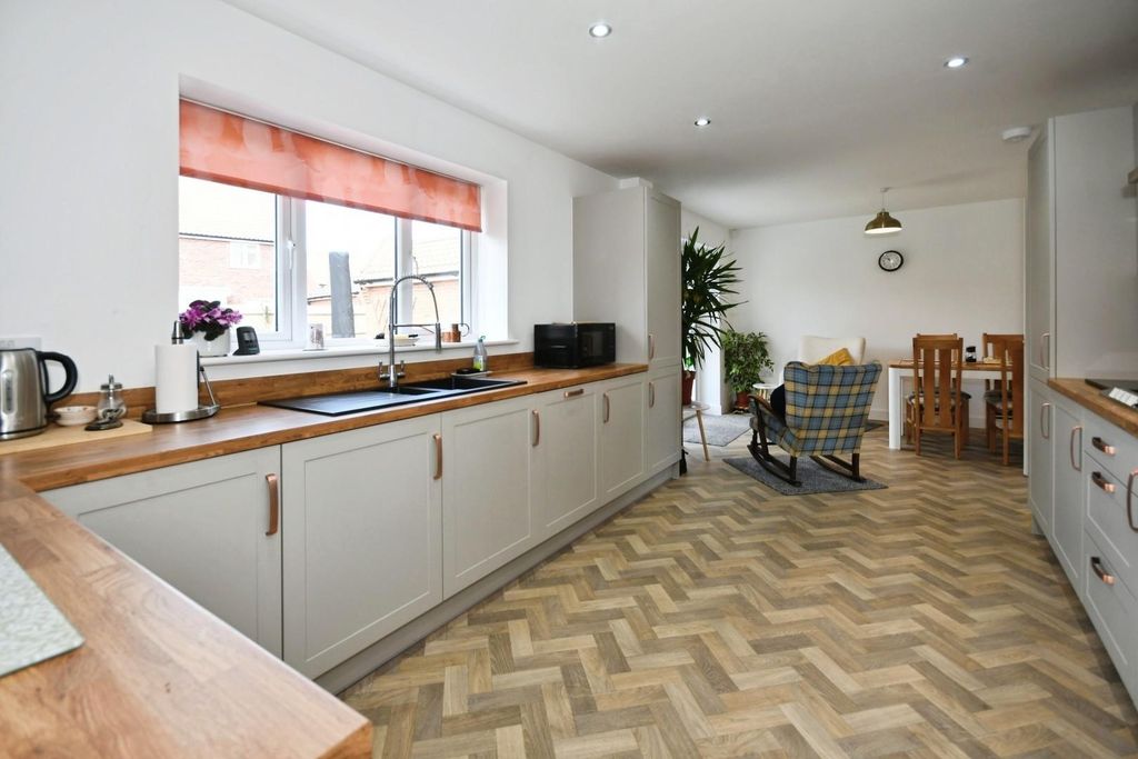 Property photo 3 of 20 Kitchen.Jpg