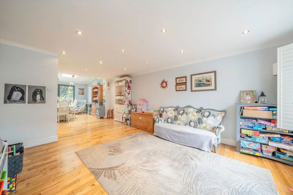 Property photo 2 of 9