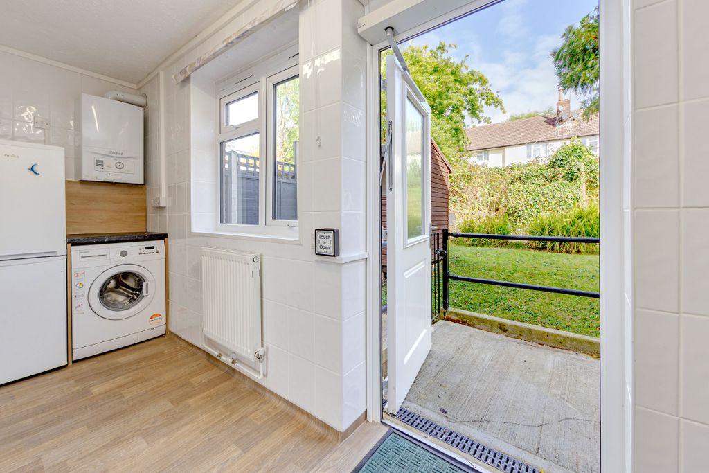 Property photo 2 of 39