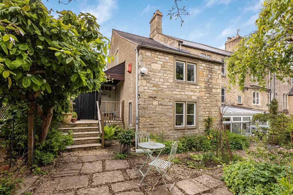 Property photo 1 of 24