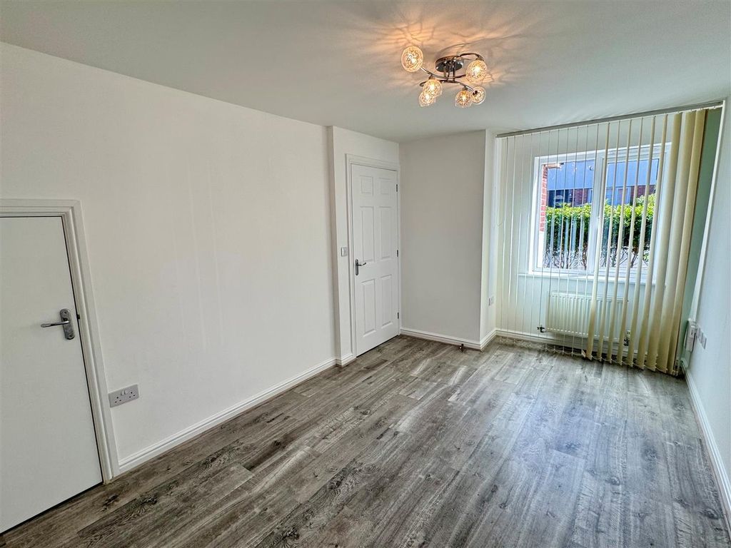 Property photo 2 of 9 12 Bownder Treveli Lounge