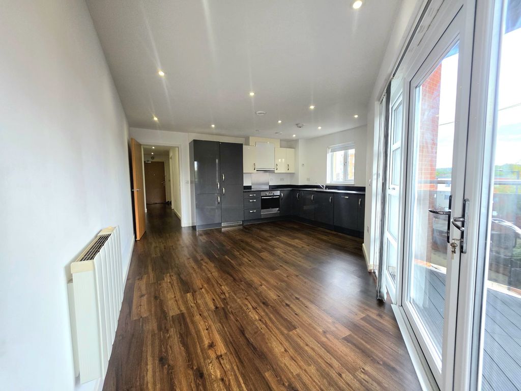 Property photo 3 of 8 5