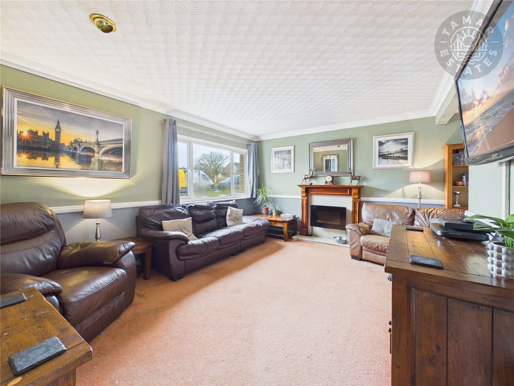 Property photo 2 of 13 Sitting Room