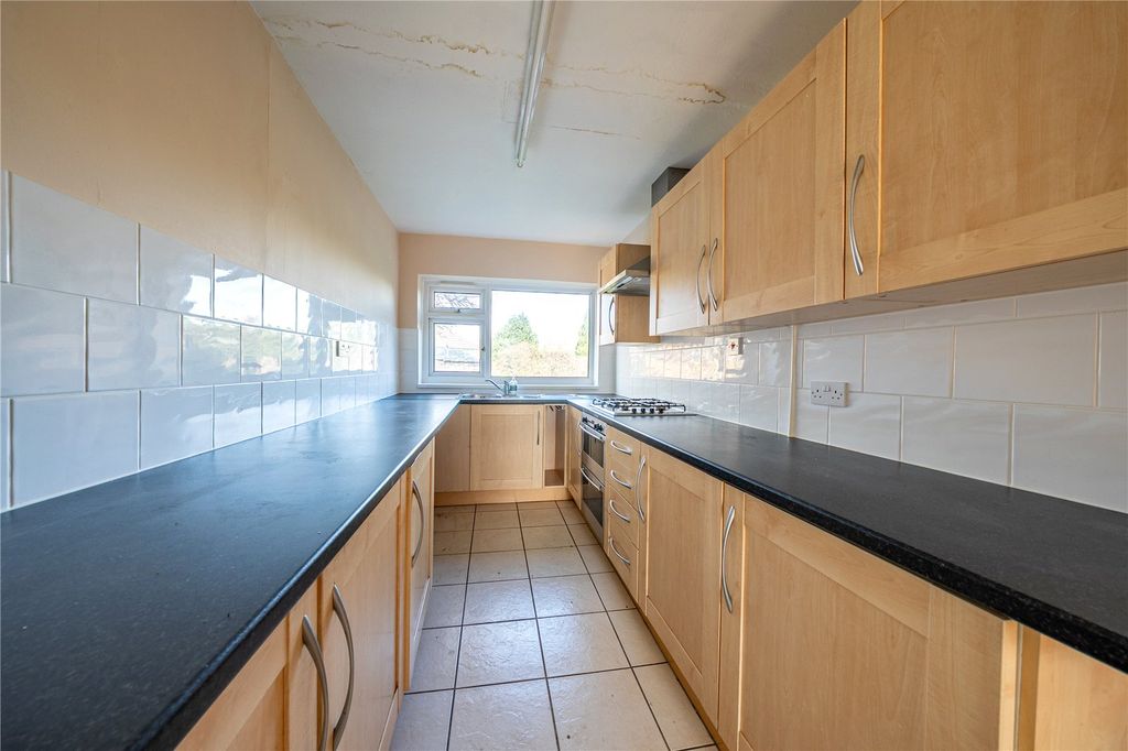 Property photo 2 of 14 Picture No. 17