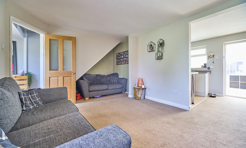Property photo 2 of 13 Aulton Crescent, Hk 1.Jpg